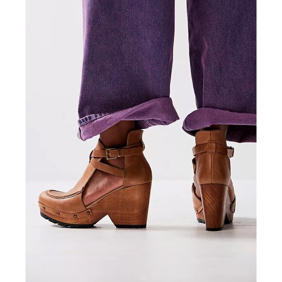 NIB Free People Brown Tan Mules with Chunky Heel - Picture 2 of 11